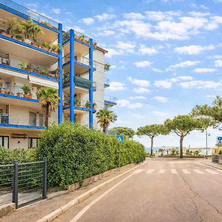 Acqua Marina Silvi 아파트 *